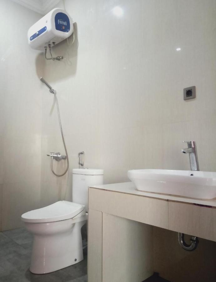 Almira Homestay Jambi Exterior photo