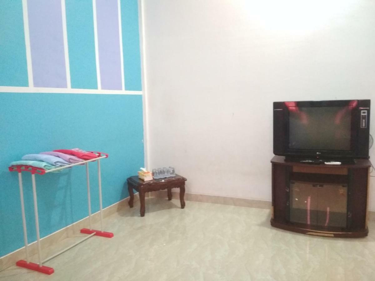 Almira Homestay Jambi Exterior photo
