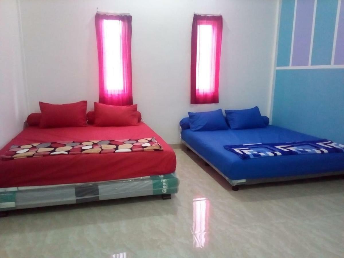 Almira Homestay Jambi Exterior photo